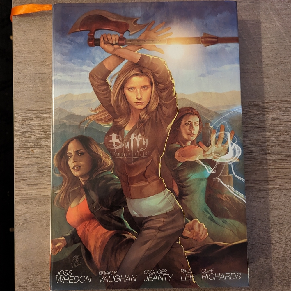 Buffy the Vampire Slayer Season 8 Volume 1 (First Edition)